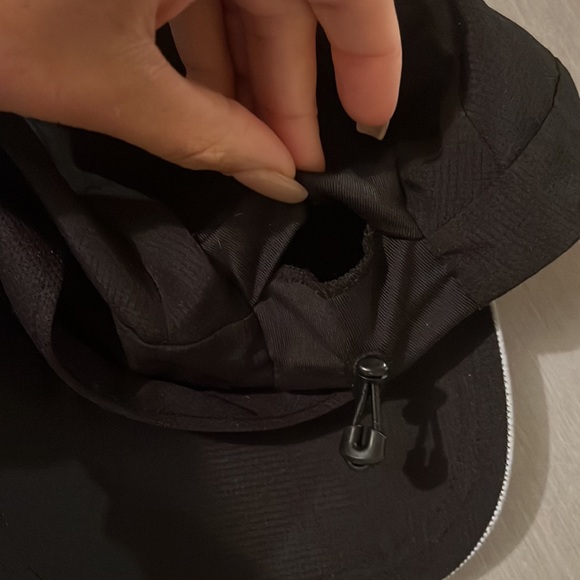 Reebok Running Cap - Picture 3 of 3